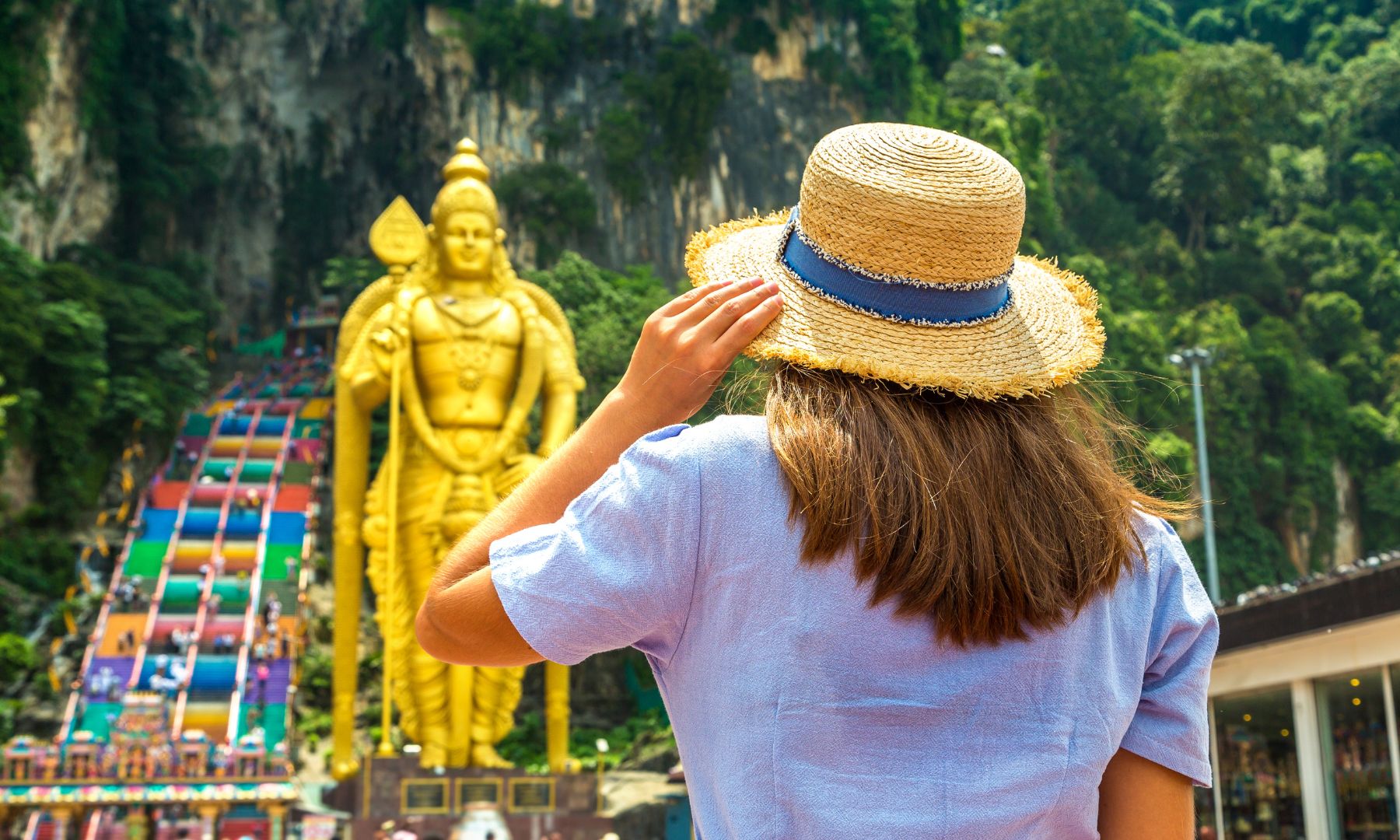 マレーシアのヒンドゥー教徒の聖地！バトゥー洞窟